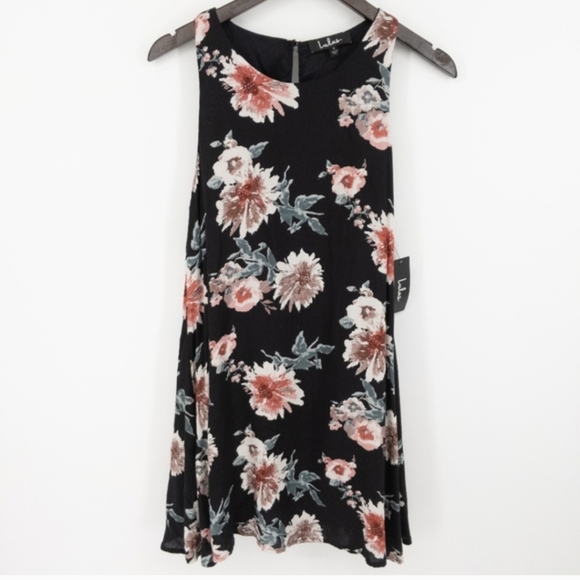 Lulus Dresses & Skirts - Lulu's Black Floral Mini Dress